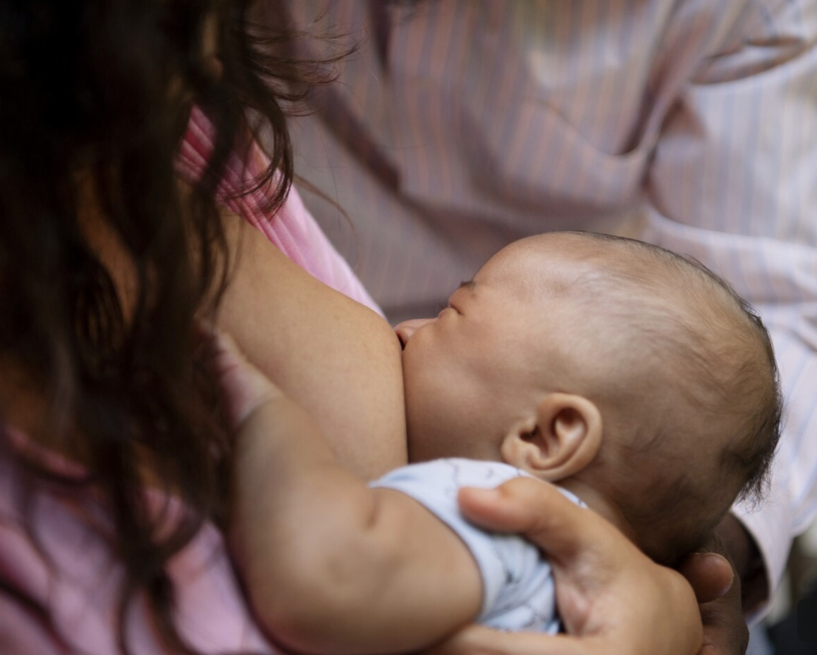 bayi menyusu sebentar, tanda ASI cukup, tips menyusui bayi, ASI eksklusif, cara menyusui yang benar, Bunda, si Kecil